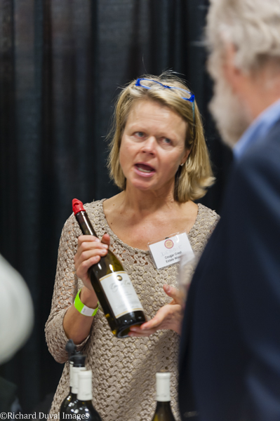 Consumers enjoy wines at the Seattle Wine and Food Experience on Feb. 21. (Photo by Richard Duvall for Great Northwest Wine)